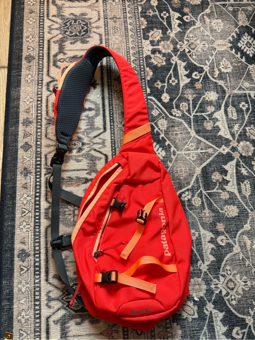 Patagonia Atom 8L sling bag